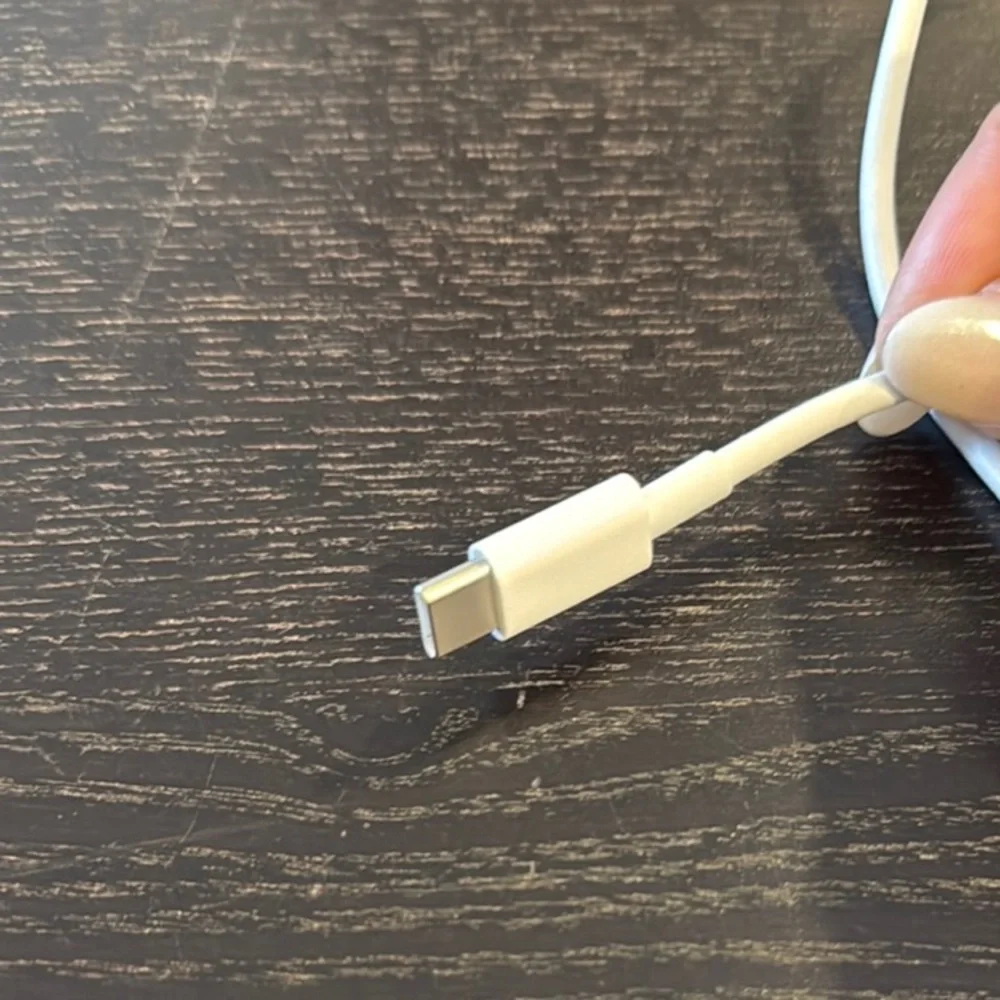 White USB-C to Lightning Cable